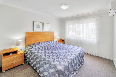 Airtrip Apartment On Russell St - Events Australia 7