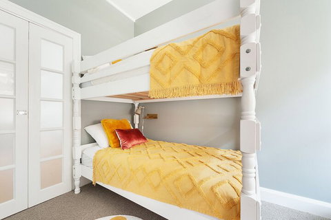 Salty's 2 Bedroom Beach Home - Events Australia 3