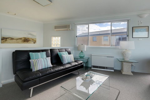 Sandy Cove - Events Australia 4