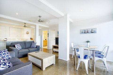 A Point Of View Airlie Beach - Events Australia 5