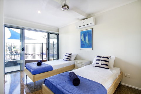 A Point Of View Airlie Beach - Events Australia 3