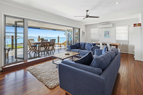 A Point Of View Airlie Beach - Events Australia 6