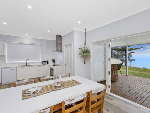 Toukley Waterfront Oasis - Events Australia 5