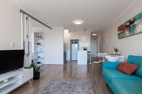New Modern Apartment In Central Location - Events Australia 4