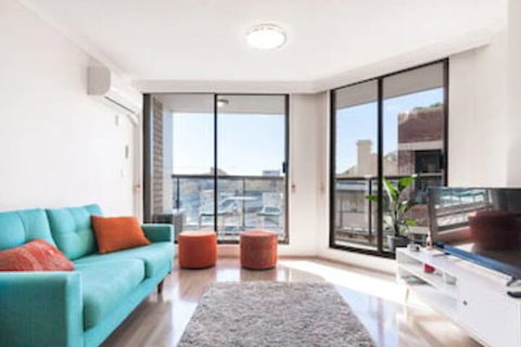 New Modern Apartment In Central Location - Events Australia 0