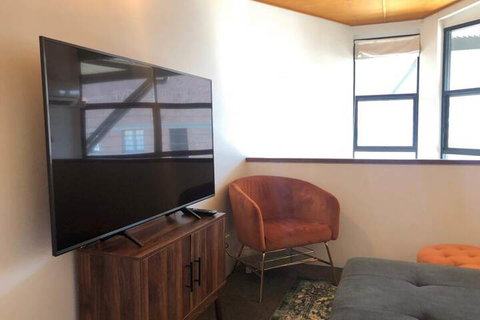 Classic Woolstore Apartment In Teneriffe - Events Australia 4