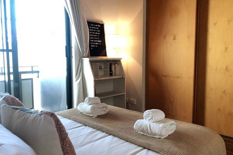 Classic Woolstore Apartment In Teneriffe - Events Australia 5