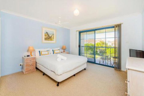 Beachside 1 LJHooker Yamba - Tourism Bookings 5