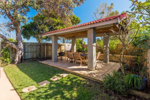 Beachside 1 LJHooker Yamba - Tourism Bookings 6
