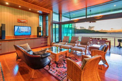 Yacht Club 19 Bijou De Mer 2 Buggies - Accommodation Europe 7