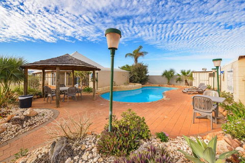 Osprey Holiday Village Unit 121 Fantastic 3 Bedroom Holiday Villa With A Pool In The Complex - Events Australia 6