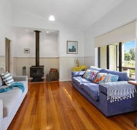 MERMAIDS on MARENGO large home with wifi - Events Australia