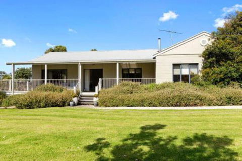 MERMAIDS On MARENGO Large Home With Wifi - Events Australia 4
