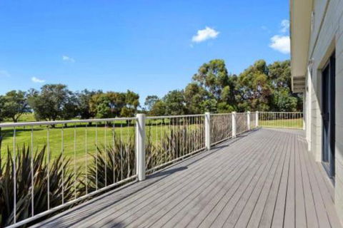 MERMAIDS On MARENGO Large Home With Wifi - Events Australia 6