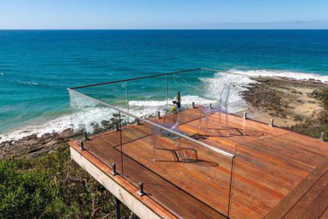 THE DECK HOUSE A WYE RIVER ICON - Events Australia 6