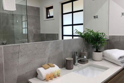 THE DECK HOUSE A WYE RIVER ICON - Events Australia 2