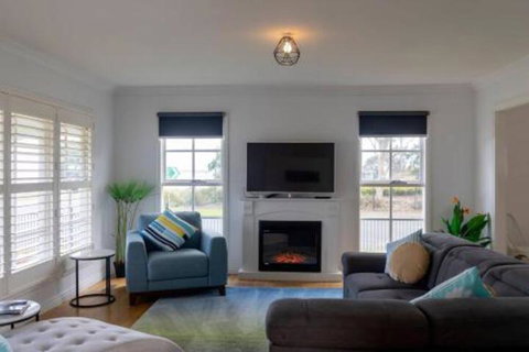 5 Bedroom Close To Beach & Moorpanyal Park - Events Australia 0