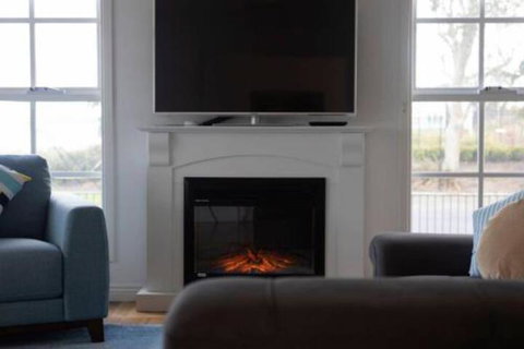 5 Bedroom Close To Beach & Moorpanyal Park - Events Australia 7