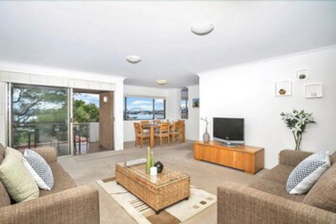 The Apartment Service NAP13 - Tourism Bookings 2