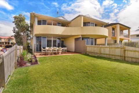 JoeAnne At Blue Bay Absolute Beachfront - Events Australia 1