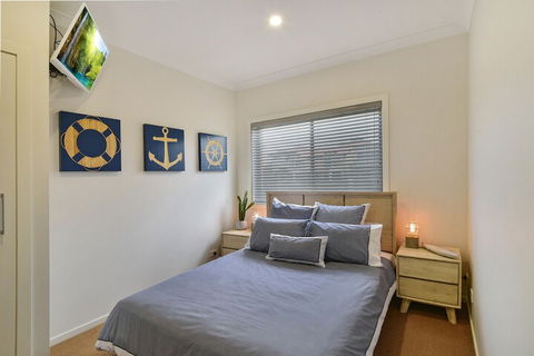 JoeAnne At Blue Bay Absolute Beachfront - Events Australia 3