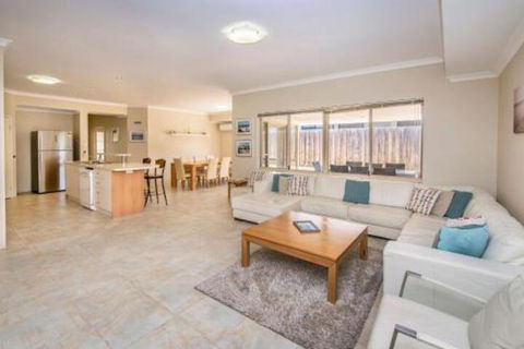 Macs Manor - Events Australia 4