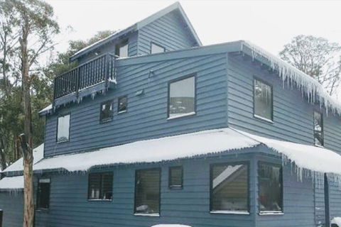 SNOWED INN Apartment - Tourism Bookings 1