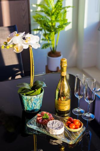 29 / F Private Apartment In Iconic Q Resort & Spa. Ocean & River Views - Events Australia 2
