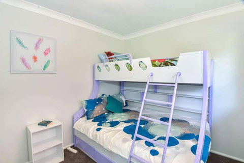 The Noraville House Large Family Home - Events Australia 1