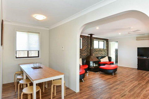 The Noraville House Large Family Home - Events Australia 2