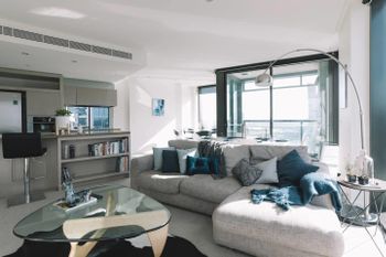 Experience Waterfront Luxury With Views - Events Australia 0