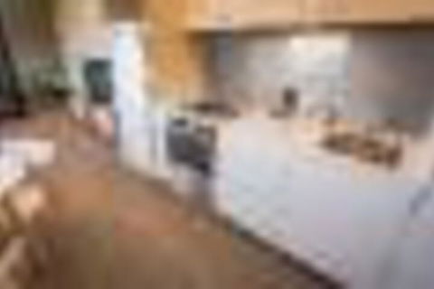 Newcastle Beach 1BR With City Views - Accommodation Europe 6