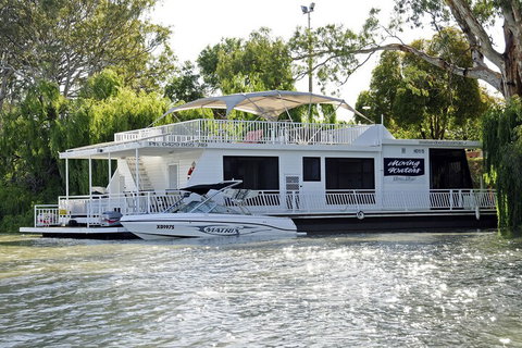 Boats And Bedzzz Houseboat Stays & Renmark River Villas - Events Australia 1