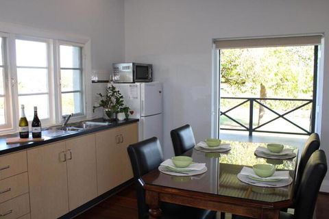Upper Reach Spa Cottage - Events Australia 5
