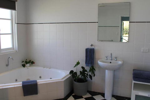 Upper Reach Spa Cottage - Events Australia 2