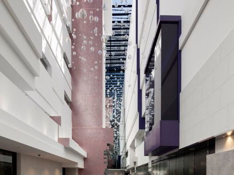 Melbourne Port Wharf Big Bed Room - Events Australia 5