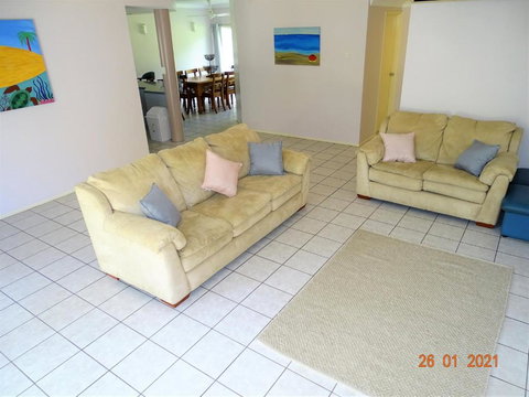 Live Love Laugh Travel Entire 2 Bdrm Villa - Events Australia 1