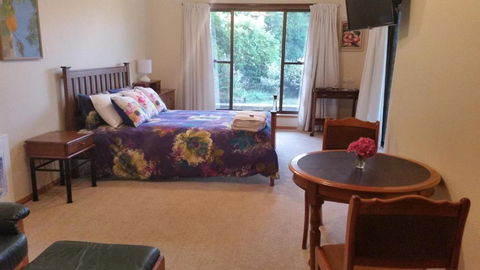 Beezneez B & B - Accommodation Europe 2