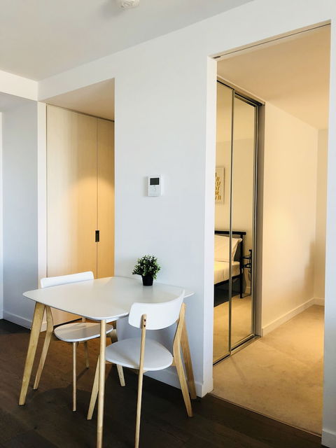 Comfy 2-Bedroom Apartment Level 5 - Tourism Bookings 3