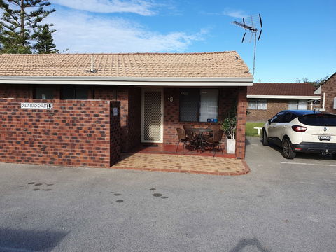 Ocean Beach Chalet 18 - Accommodation Europe 5
