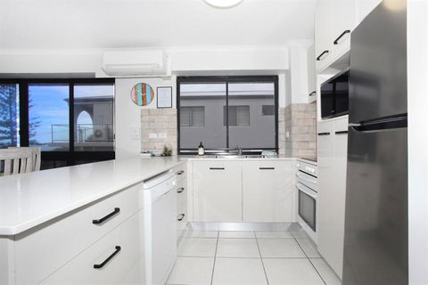 Unit 5 Phoenix Apartments 1736 David Low Way Coolum Beach LINEN INCLUDED 500 Bond - Events Australia 2