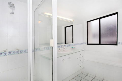 Unit 5 Phoenix Apartments 1736 David Low Way Coolum Beach LINEN INCLUDED 500 Bond - Events Australia 6