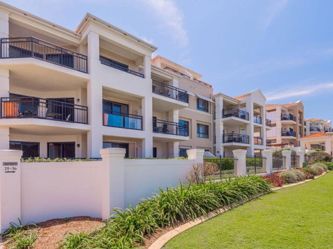 The Sands Unit 28 Straight Across The Road From The Beach - Events Australia 1