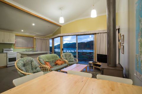 Arthur Riverfront & Sea Lodge Downstream - Events Australia 1