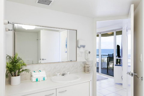 Mooloolaba Beachfront Apartment - Events Australia 6
