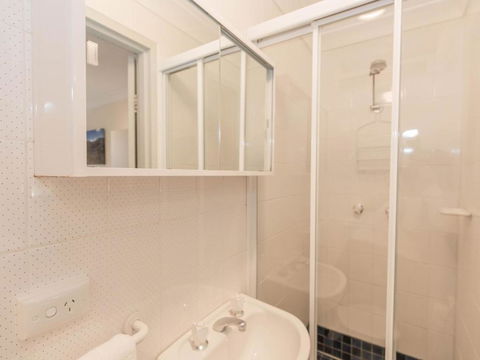 Lakeside 3 / 37 Cobbon Crescent - Events Australia 3