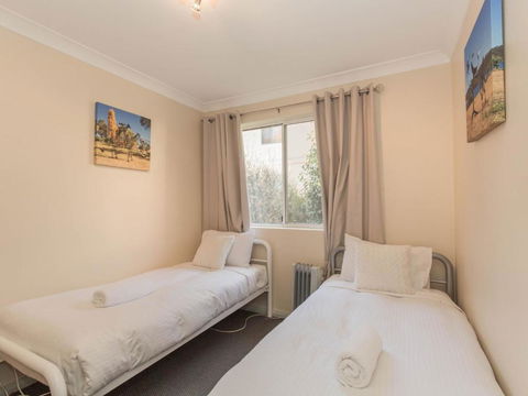 Lakeside 3 / 37 Cobbon Crescent - Events Australia 5