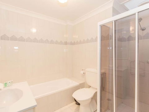 Lakeside 3 / 37 Cobbon Crescent - Events Australia 6