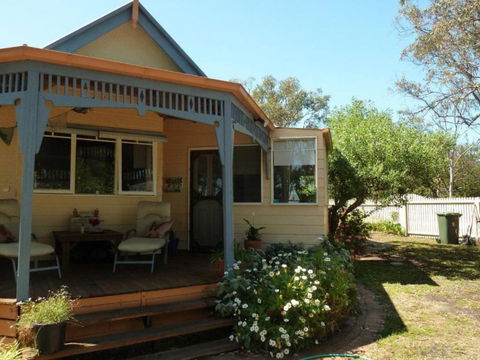 Lilys By The Lake Raymond Island Accommodation - Accommodation Europe 1