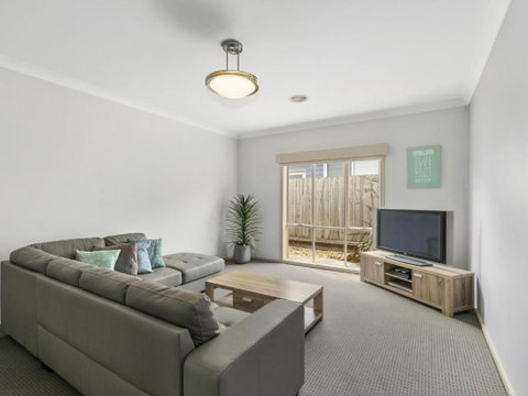 THE LOCH SURFSIDE WIFI NETFLIX PET FRIENDLY (OUTSIDE ONLY) - Tourism Bookings 4